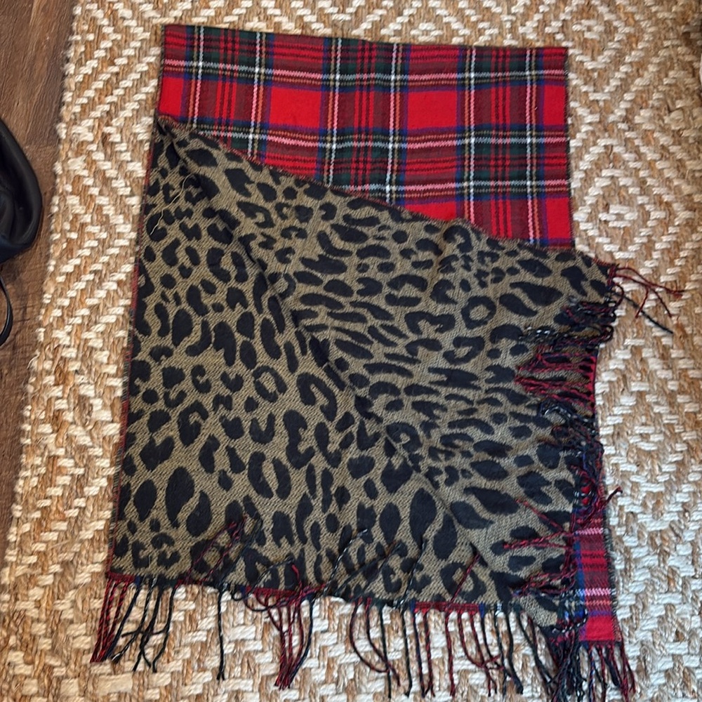 Reversible scarf plaid and leopard print - Picture 3 of 5
